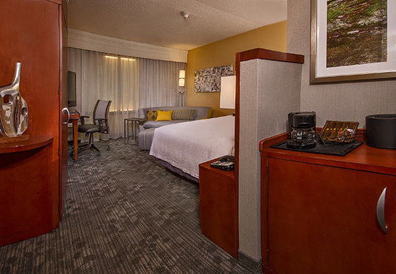 Hotel Courtyard Miami Airport West 3*